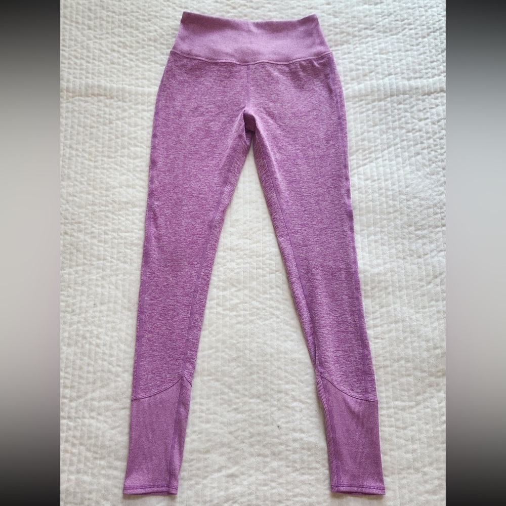 Alo Yoga High-Waist Alosoft Lounge Leggings size S in purple violet